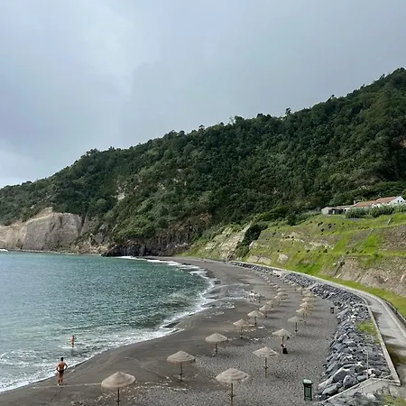Avo Da Rosa Ribeira Quente