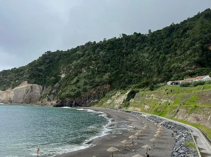 Avo Da Rosa Ribeira Quente